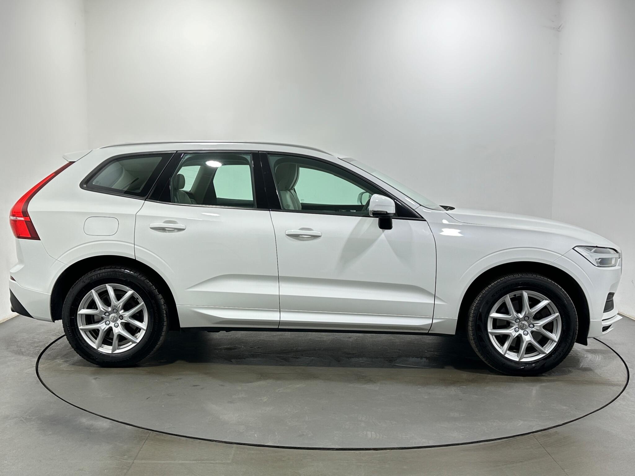 Volvo XC60 view 9