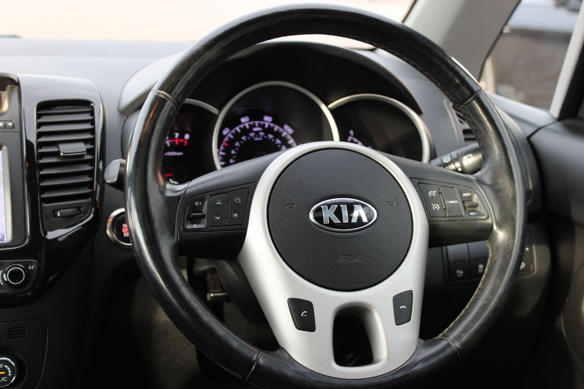Kia Venga view 12