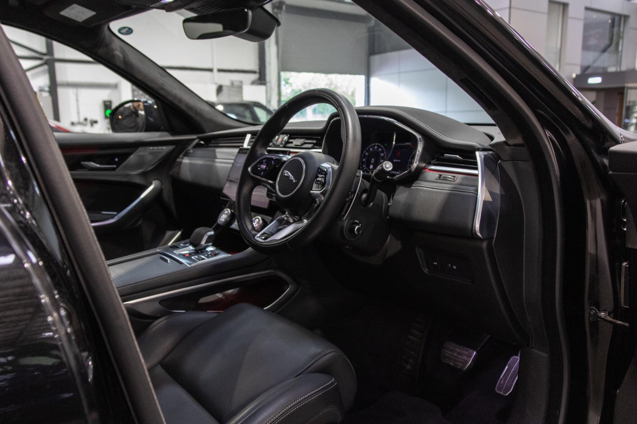 Jaguar F-Pace view 12