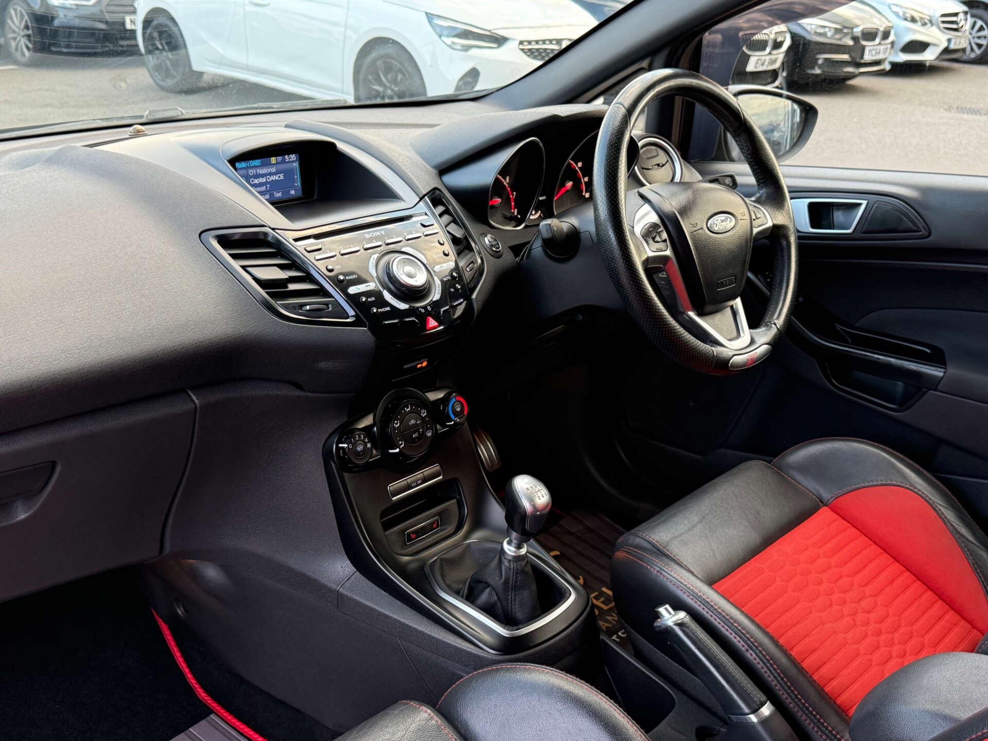 Ford Fiesta view 71