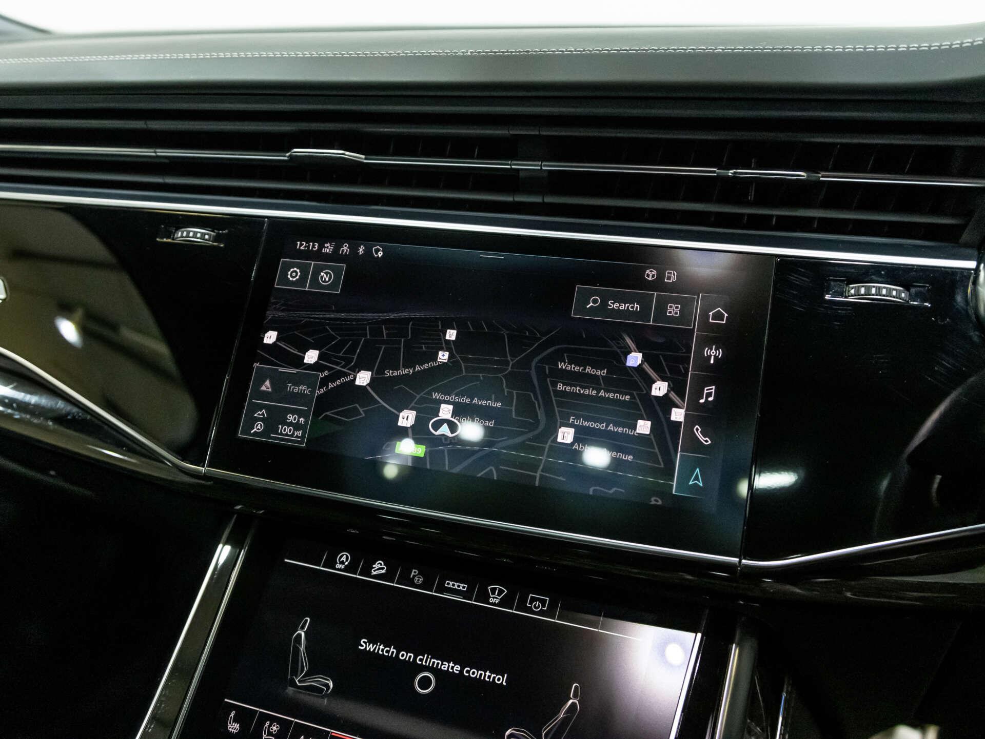 Audi Q7 view 45