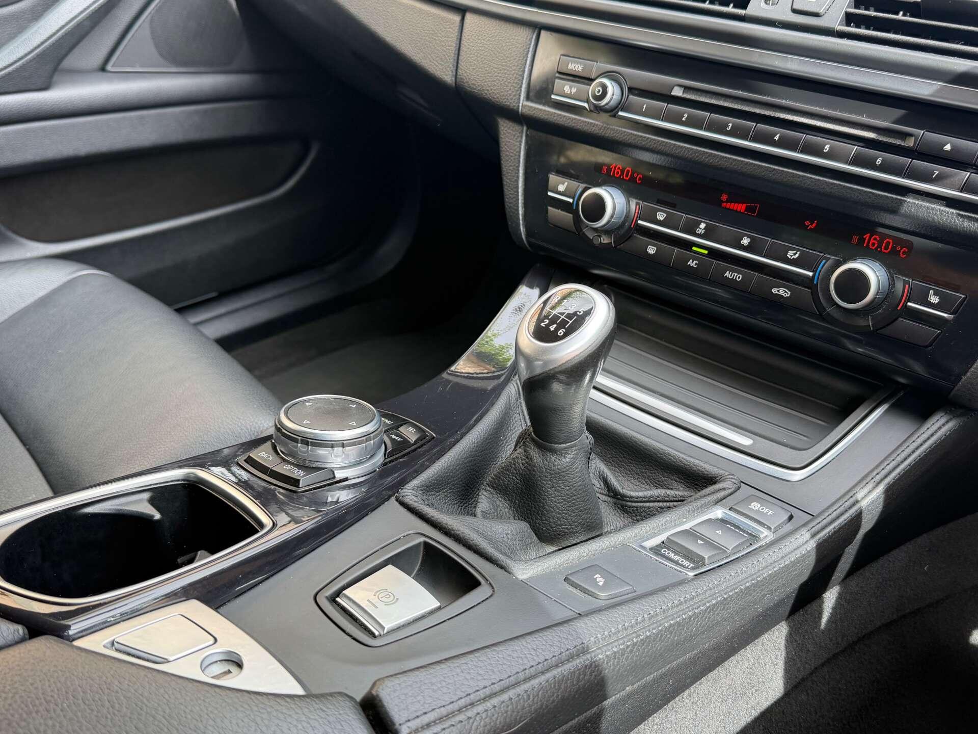 BMW 5 Series view 19