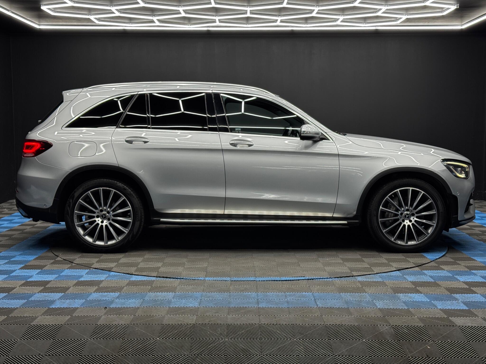 Mercedes-Benz GLC view 4
