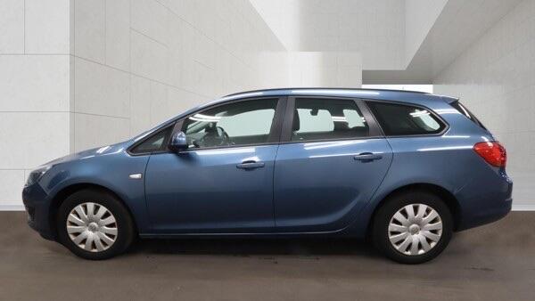 Vauxhall Astra view 7
