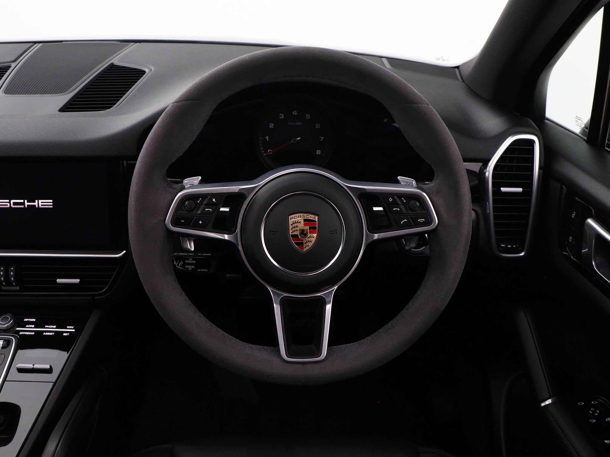 Porsche Cayenne view 28