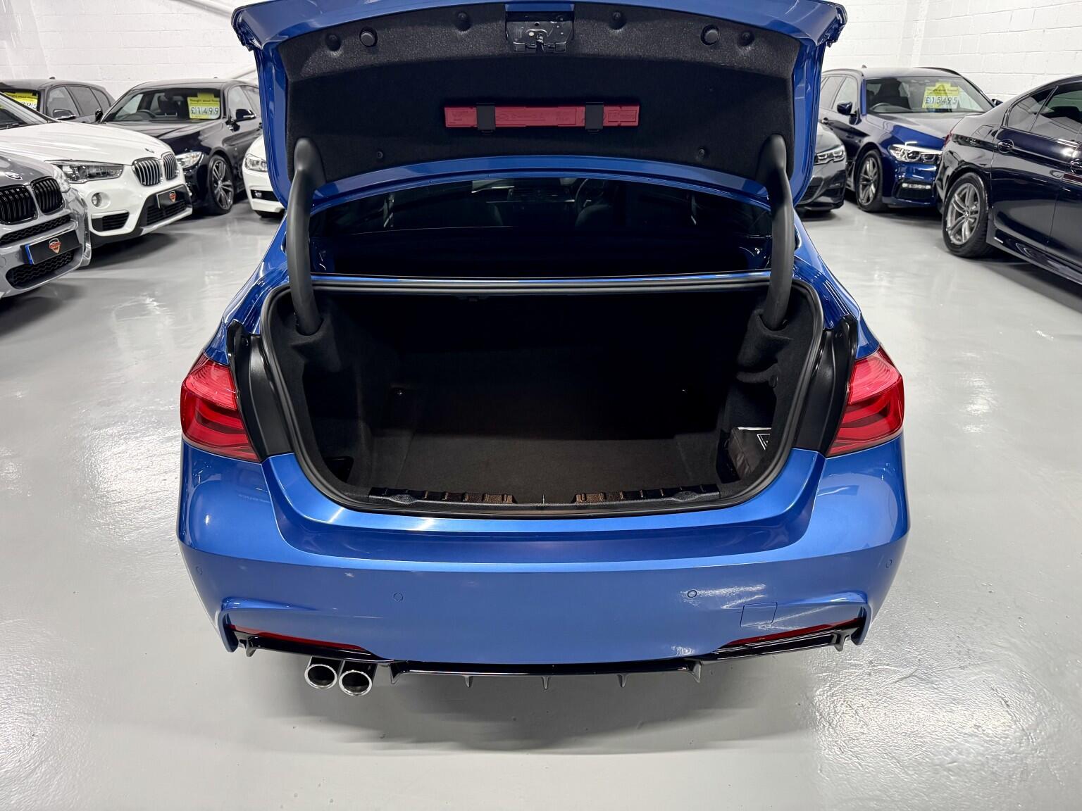 BMW 3 Series view 33