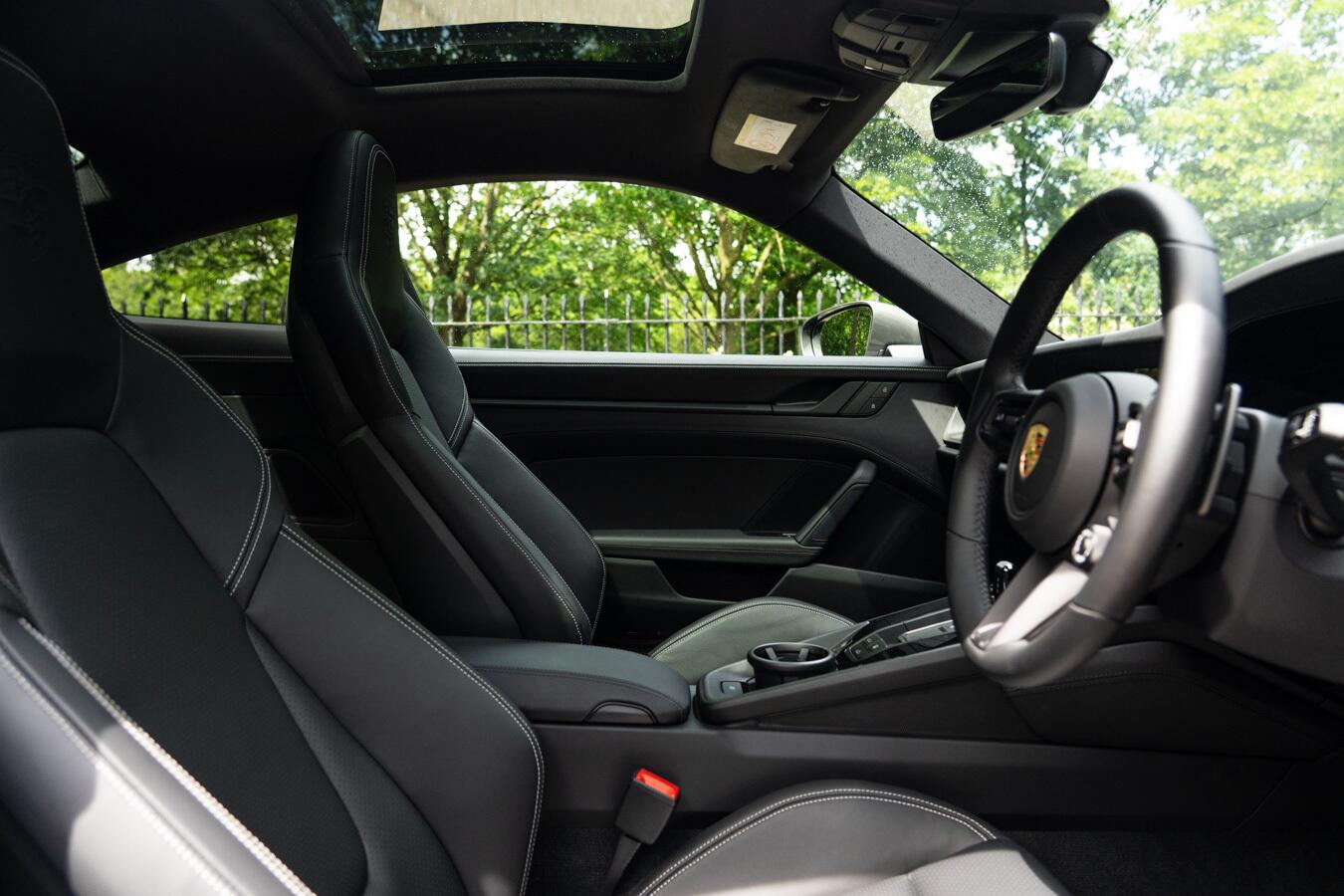 Porsche 911 view 28