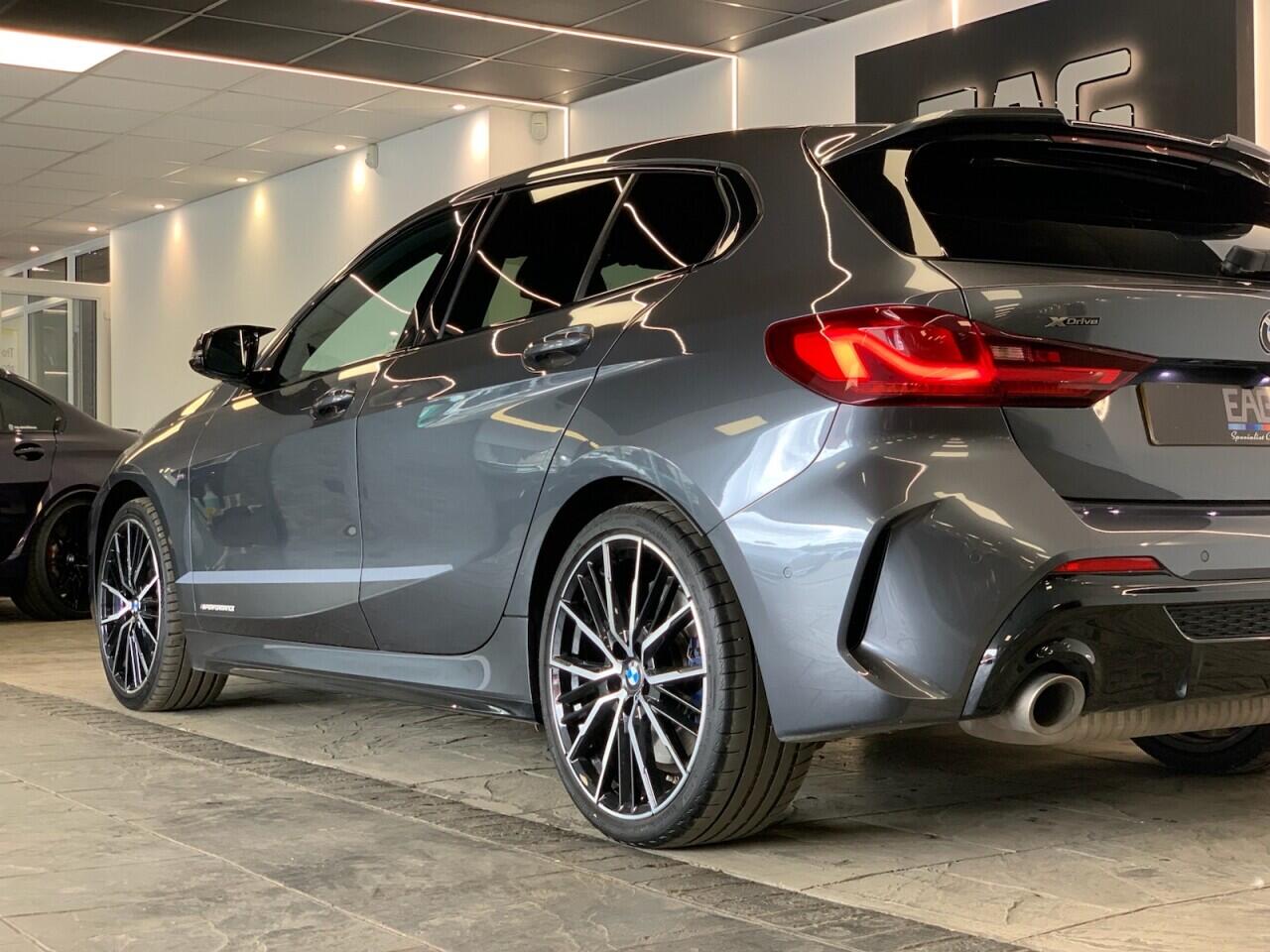 BMW 1 Series view 5