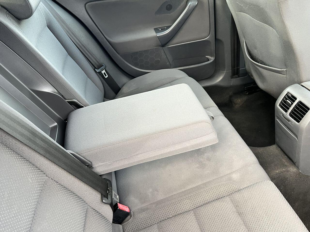 Volkswagen Golf view 20