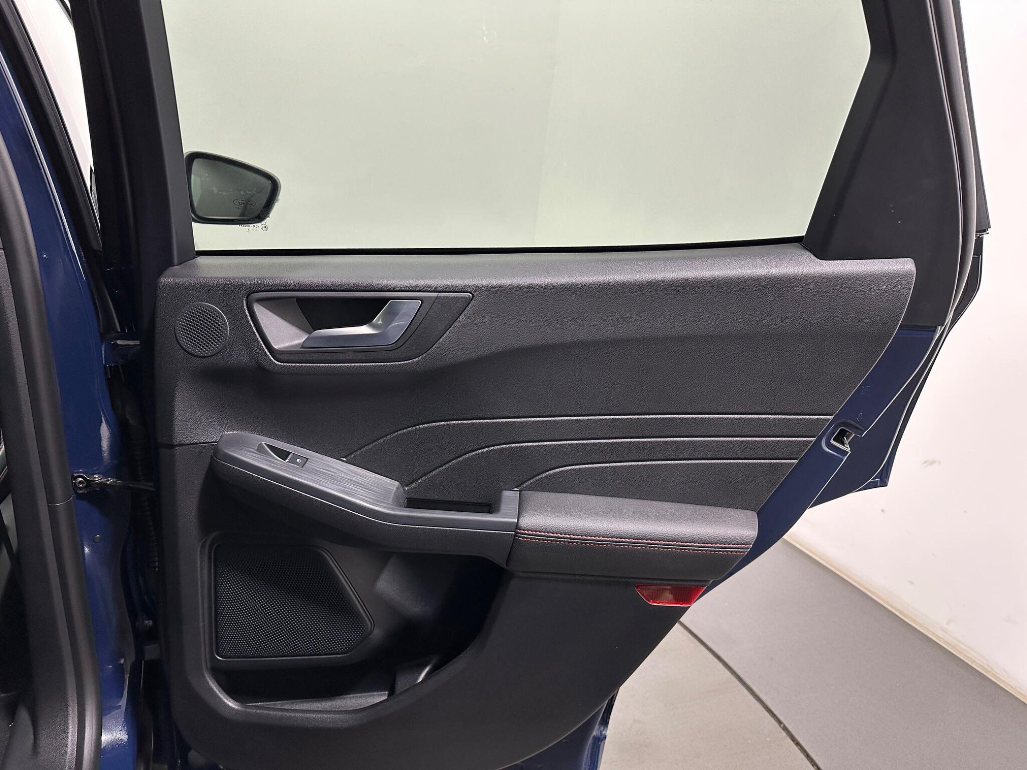 Ford Kuga view 44