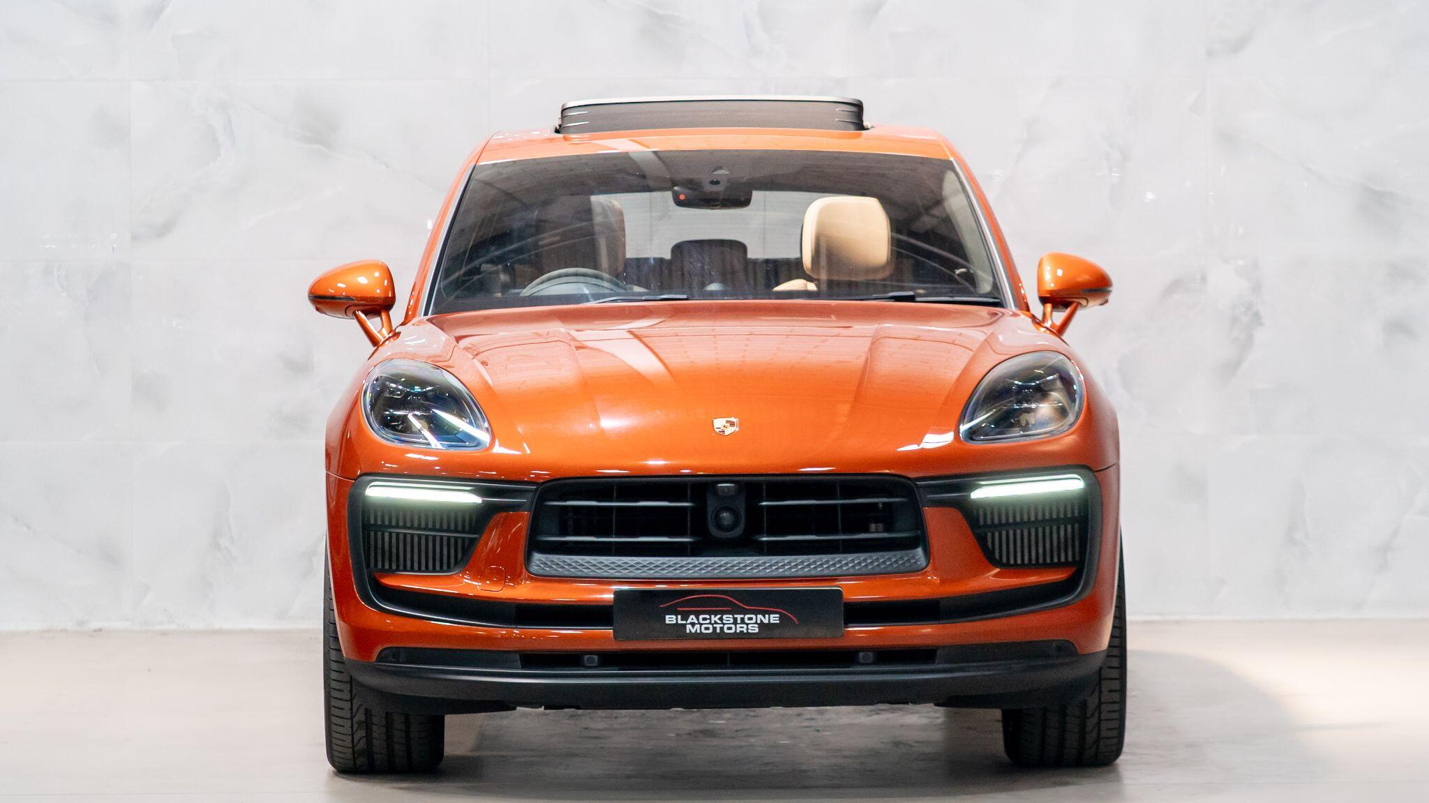 Porsche Macan view 4