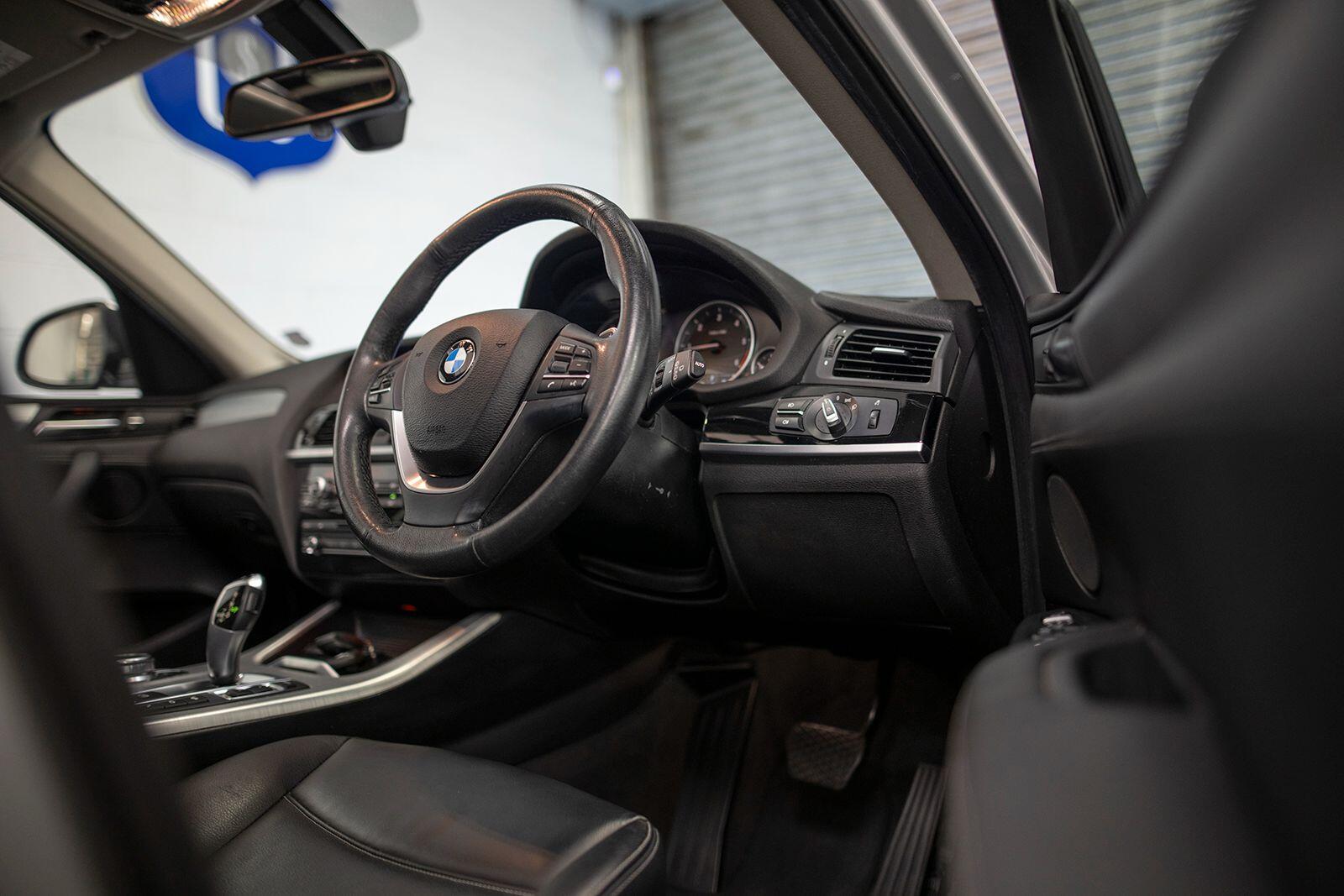 BMW X3 view 16