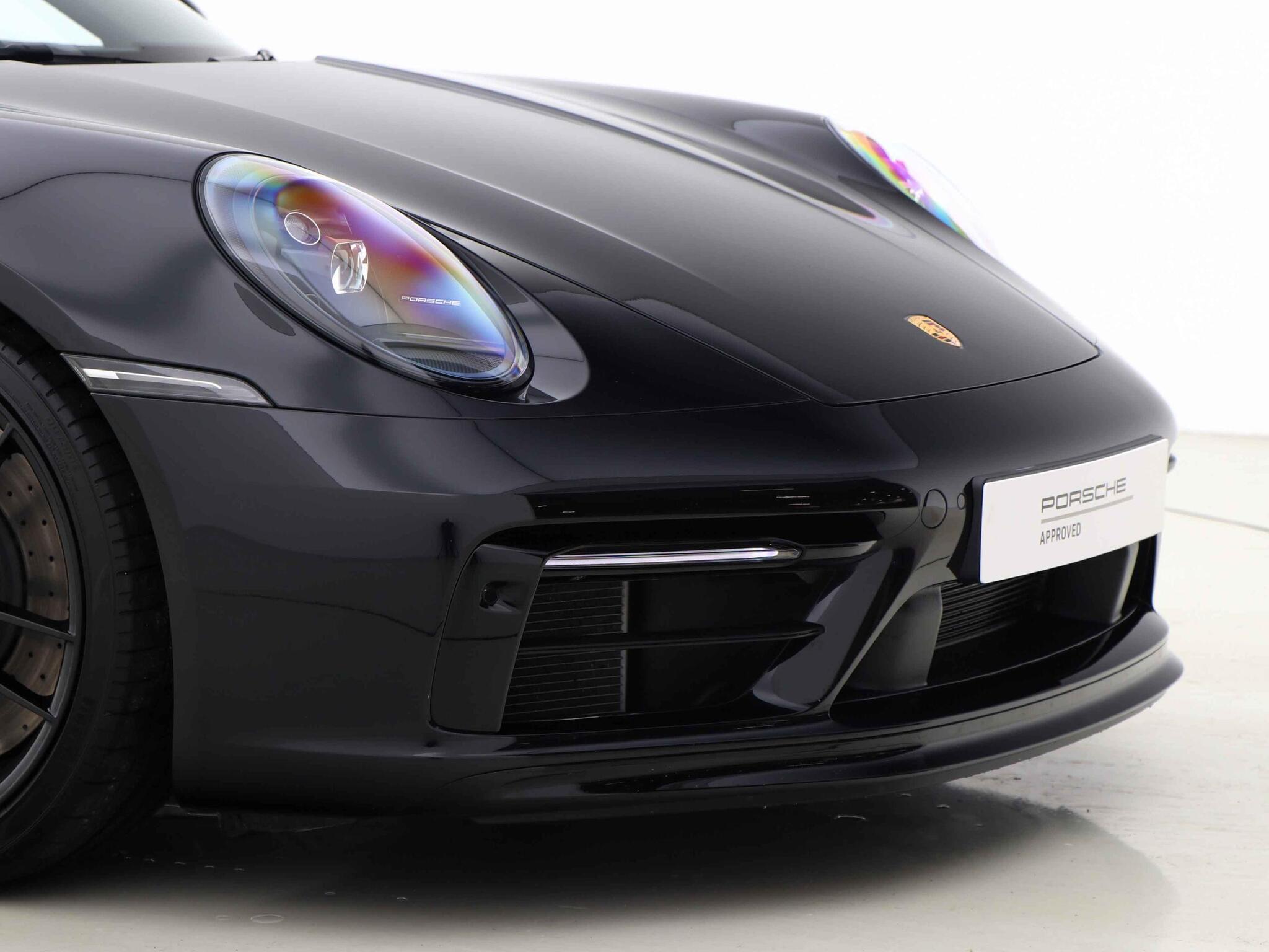 Porsche 911 view 10