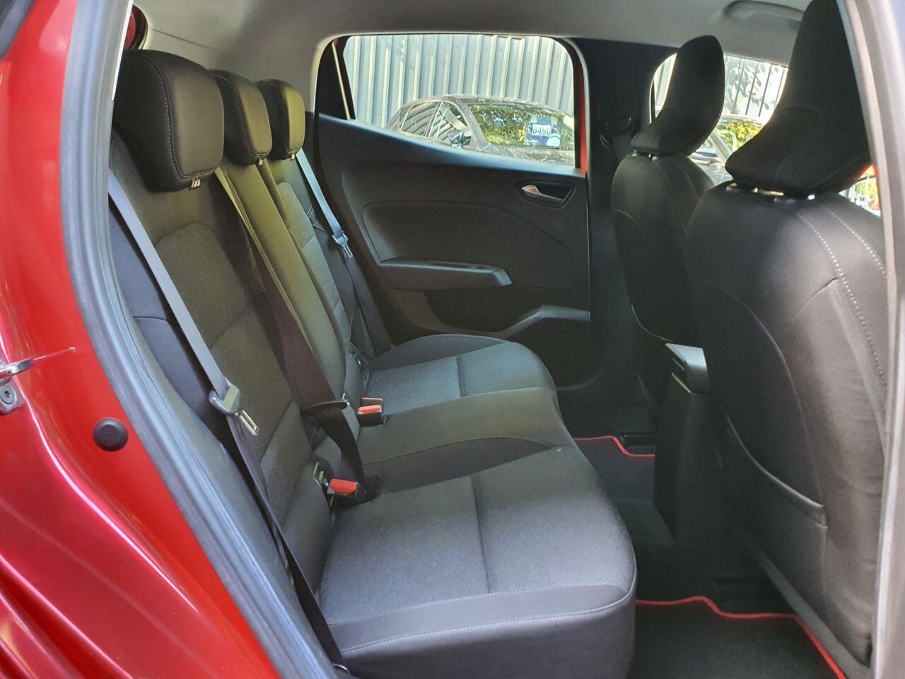 Renault Clio view 17