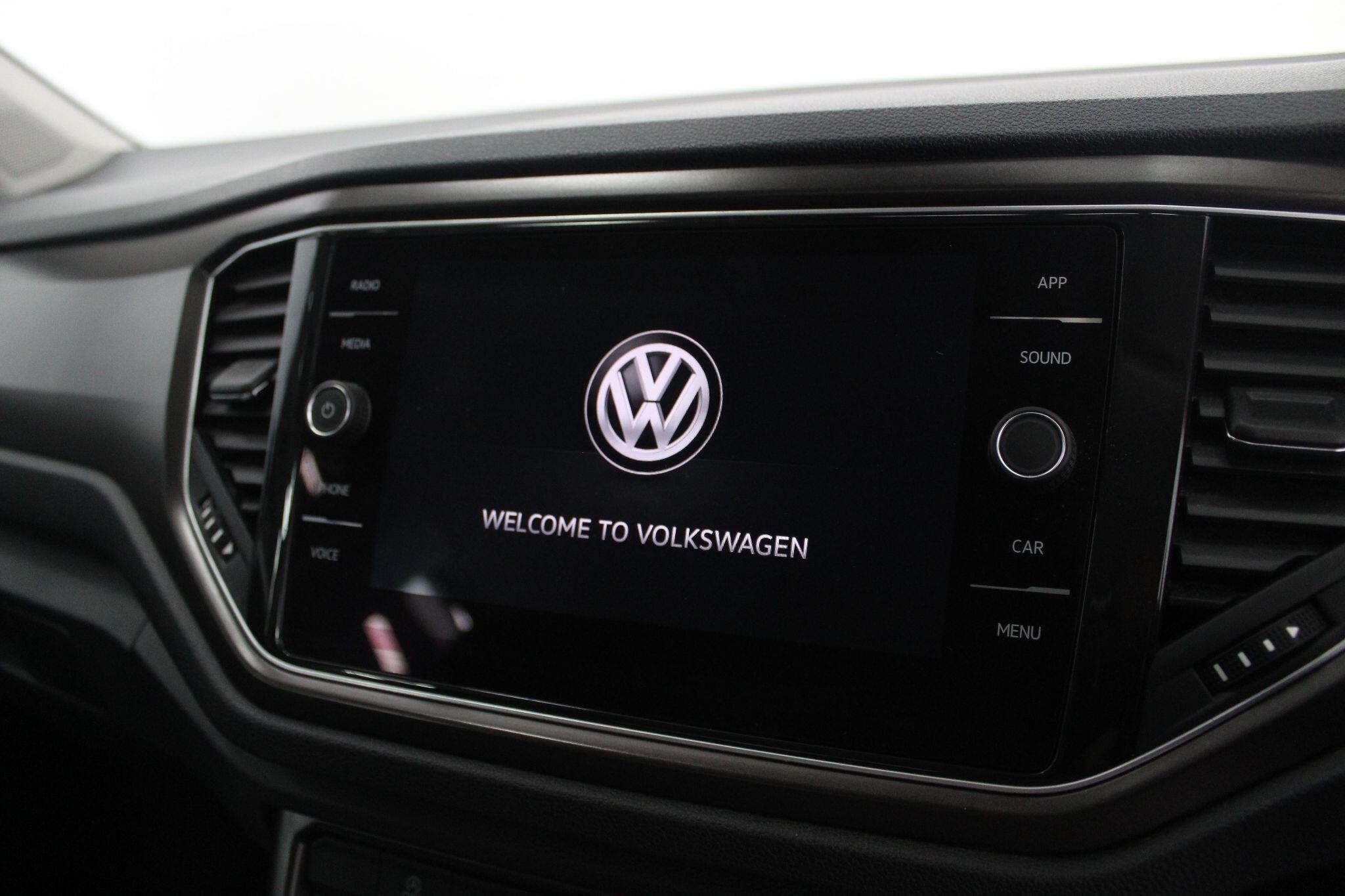 Volkswagen T-Roc view 33