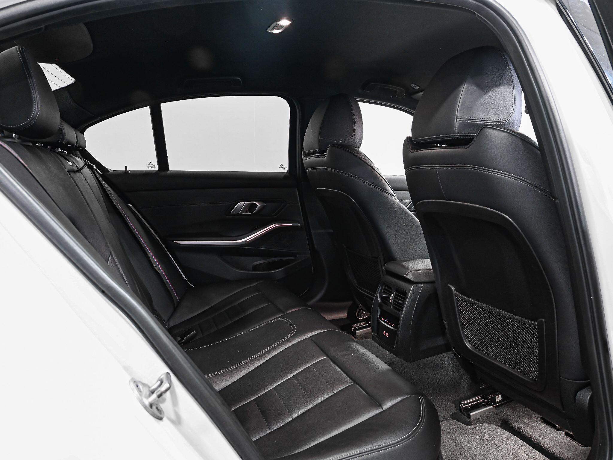 BMW 3 Series view 29