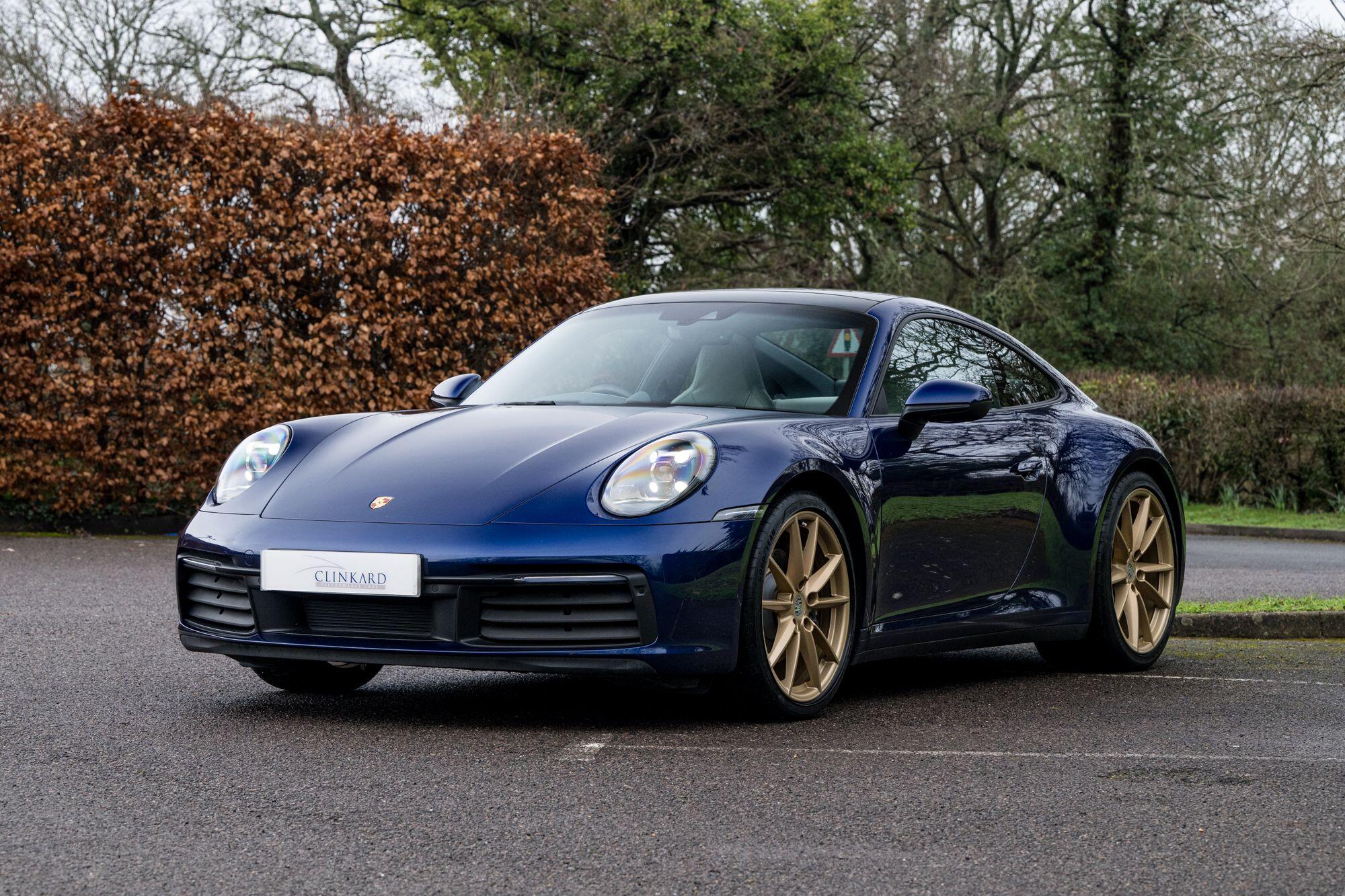 Porsche 911 view 9