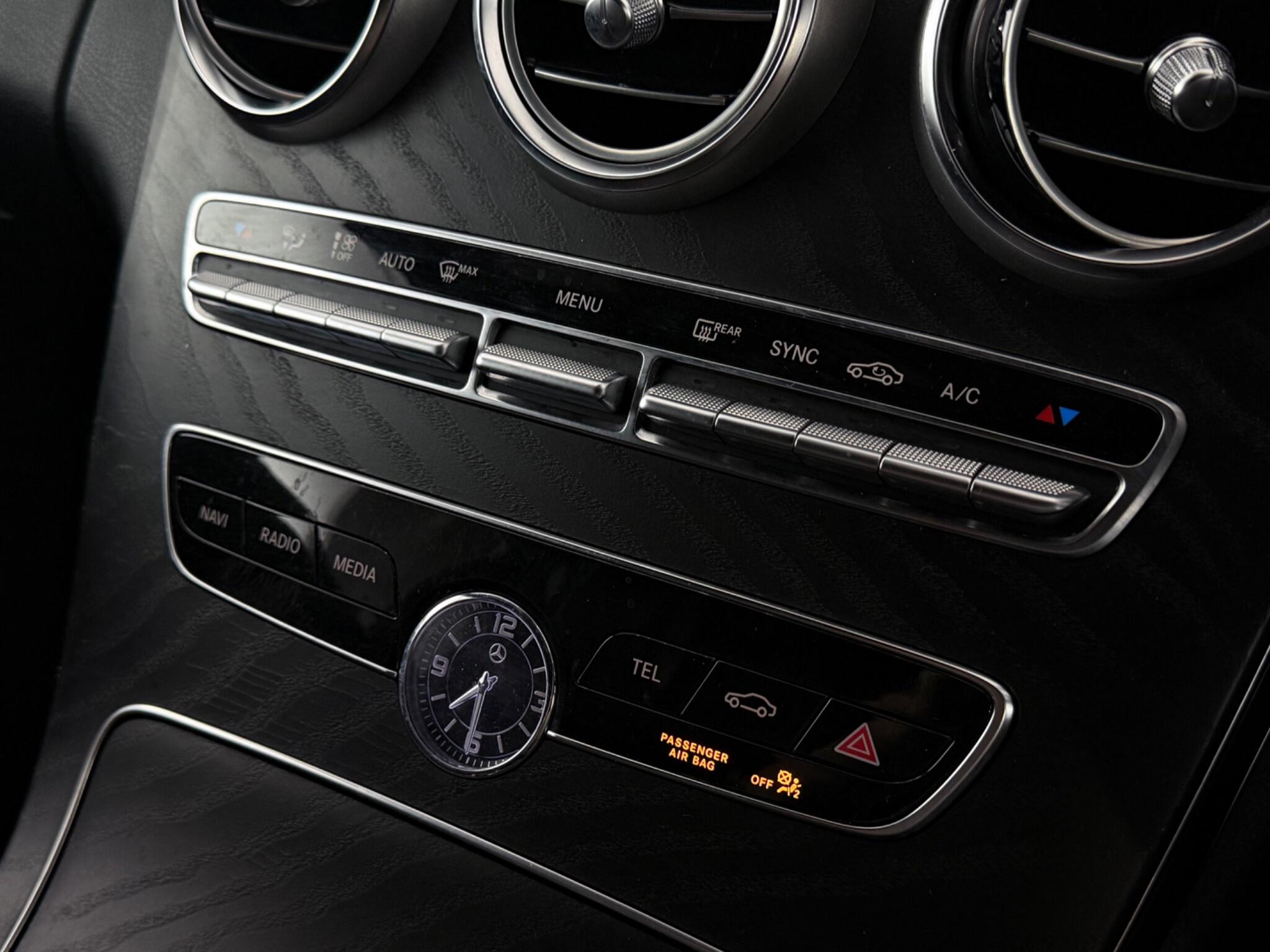 Mercedes-Benz C-Class view 23