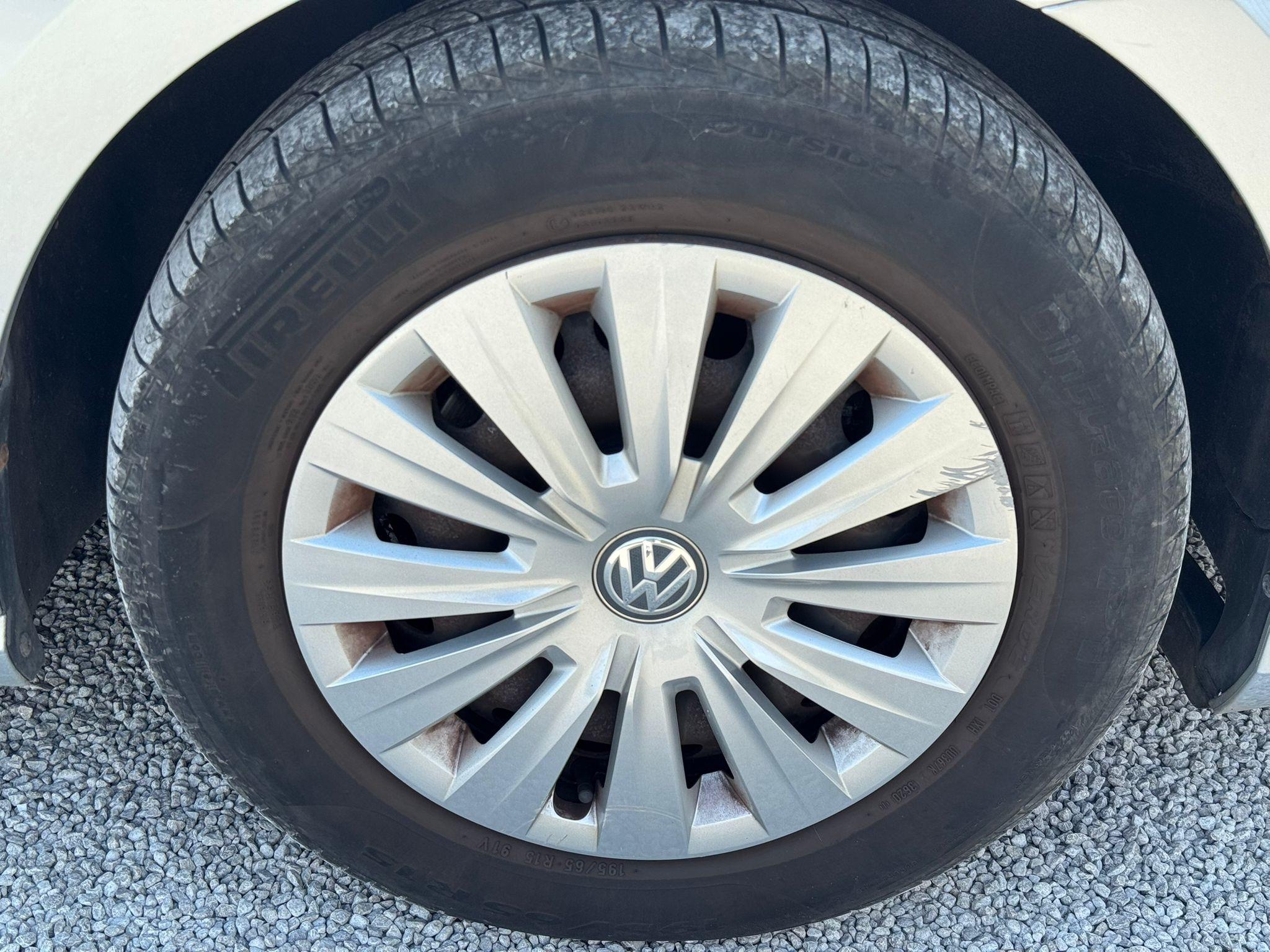 2013 Volkswagen Golf image 31