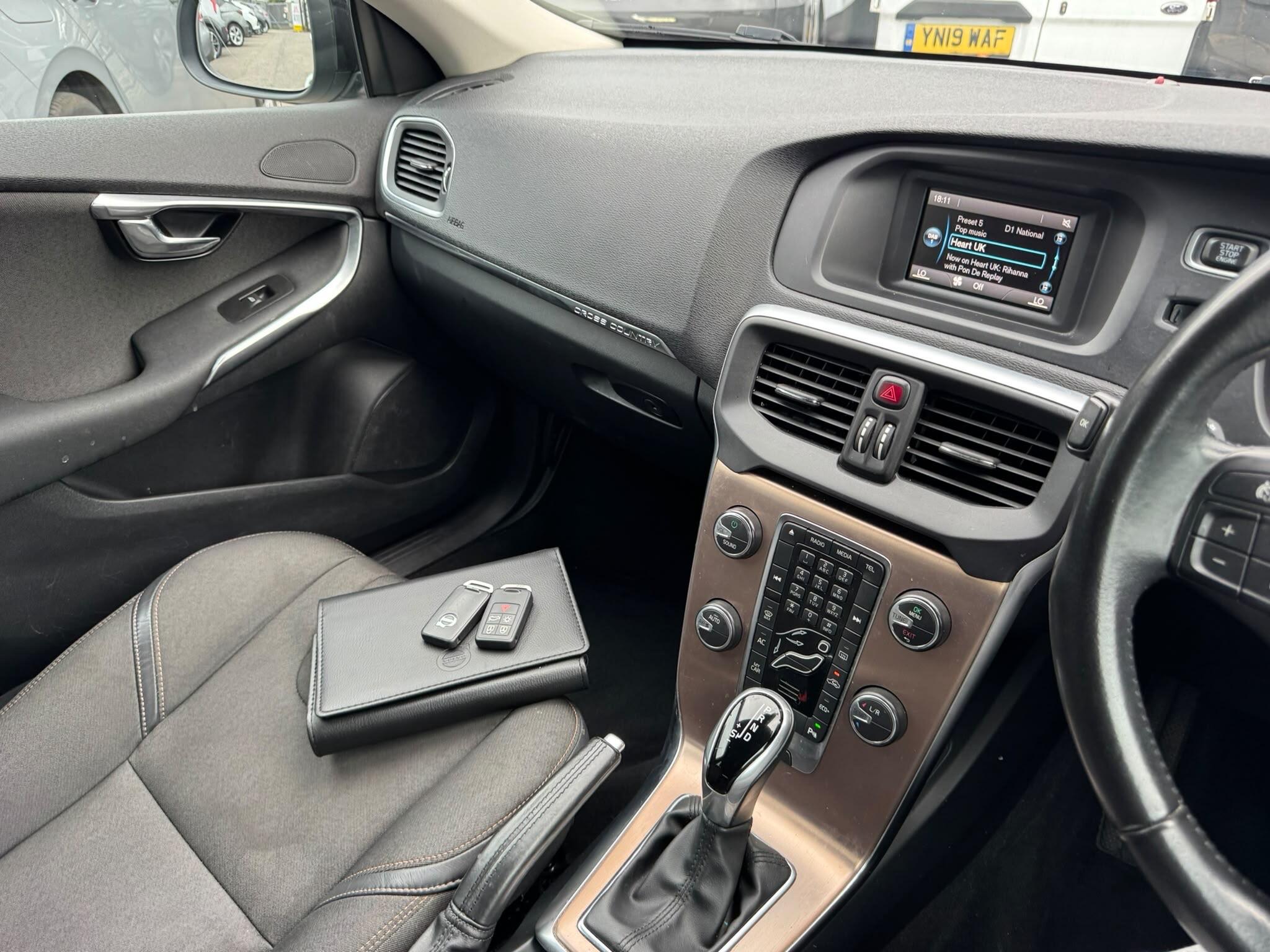 Volvo V40 Cross Country view 49