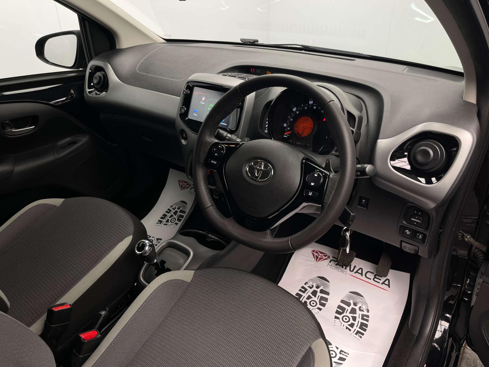 Toyota Aygo view 8