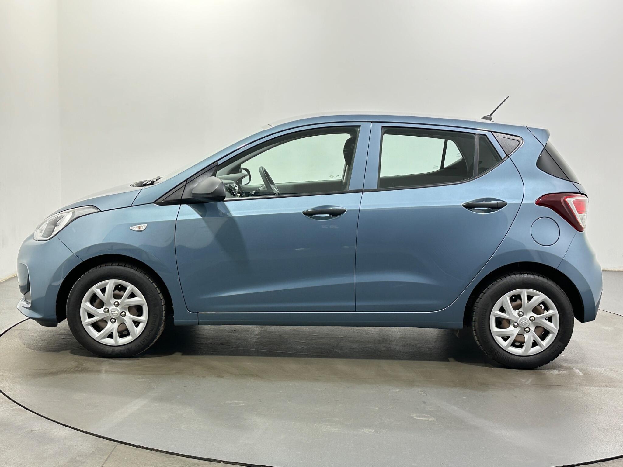 Hyundai i10 view 5