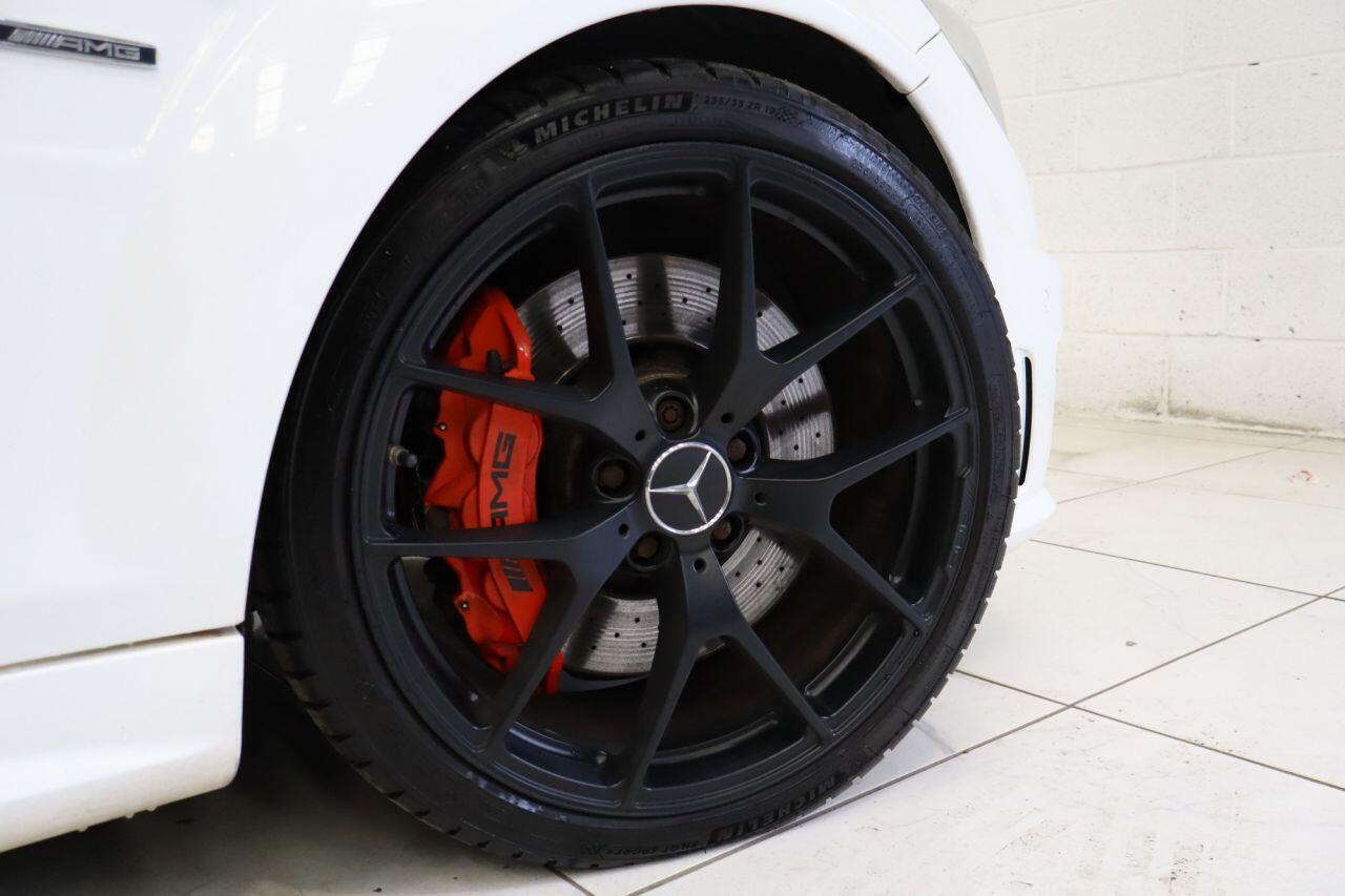 Mercedes-Benz C-Class view 3