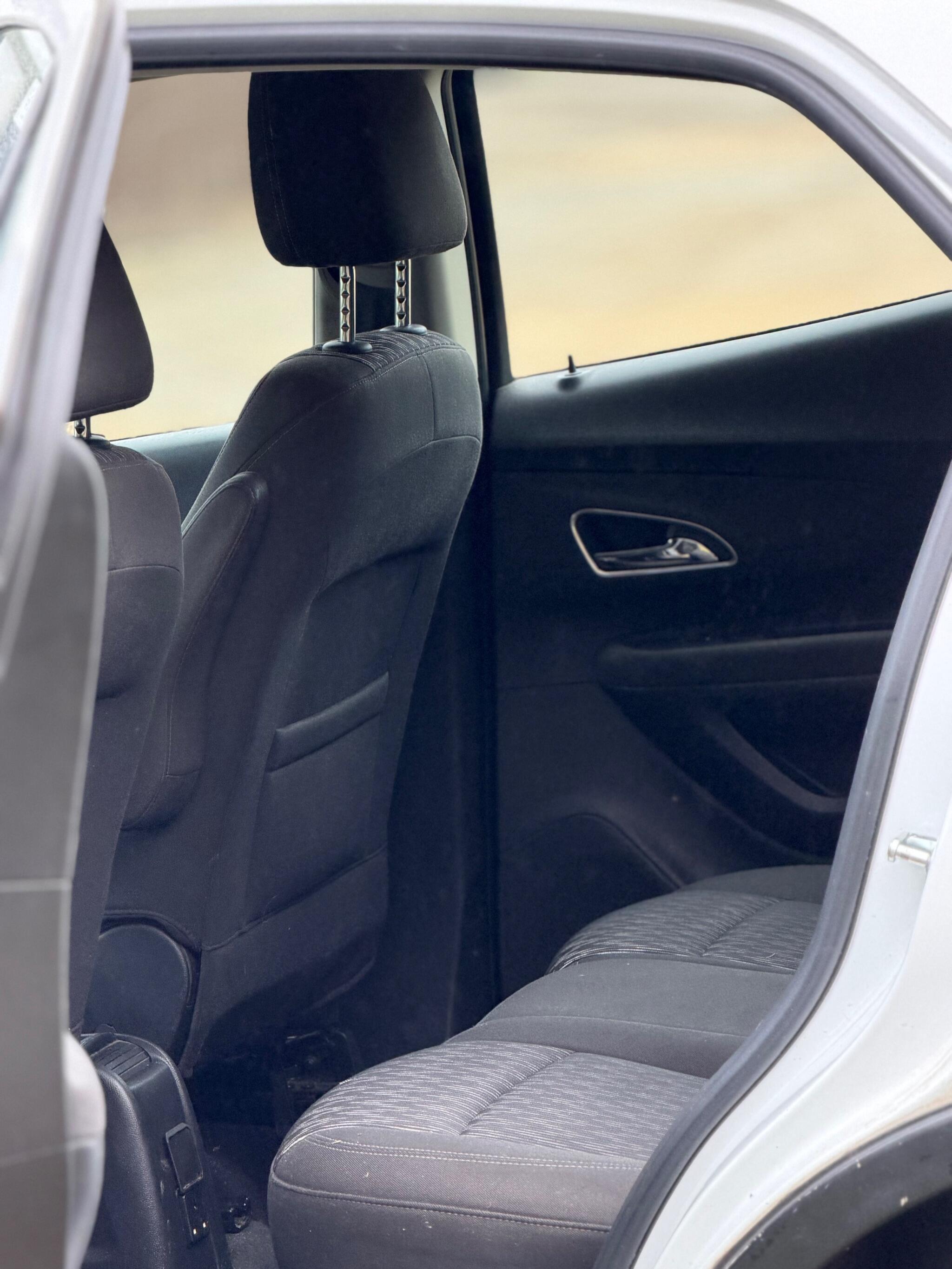 2014 Vauxhall Mokka 1.7 CDTi Exclusiv 4WD Euro 5 (s/s) 5dr image 22