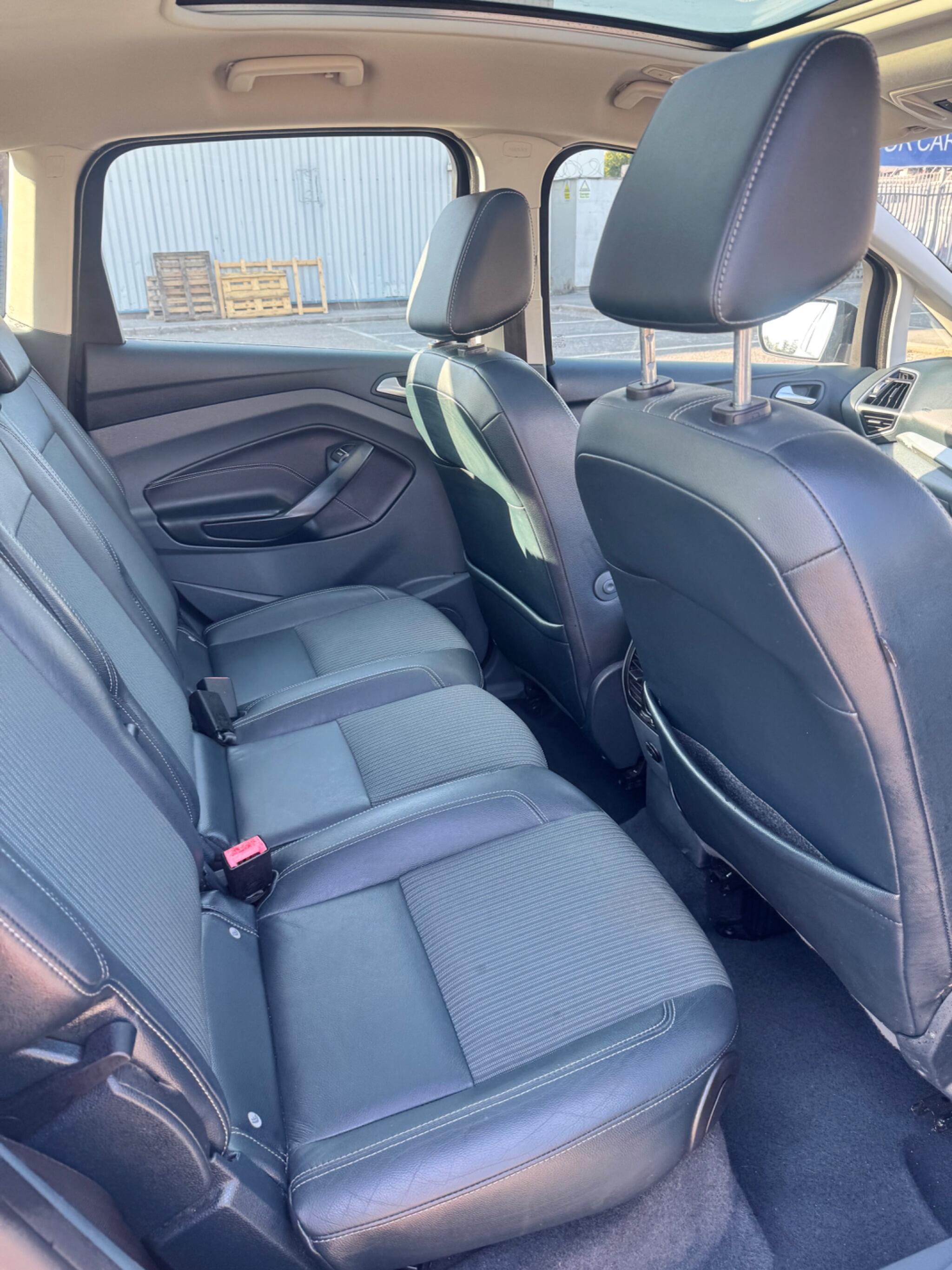 Ford C-Max view 31
