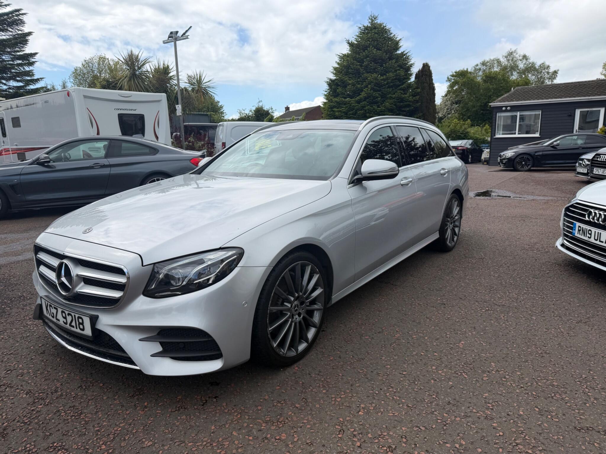 Mercedes-Benz E Class view 3