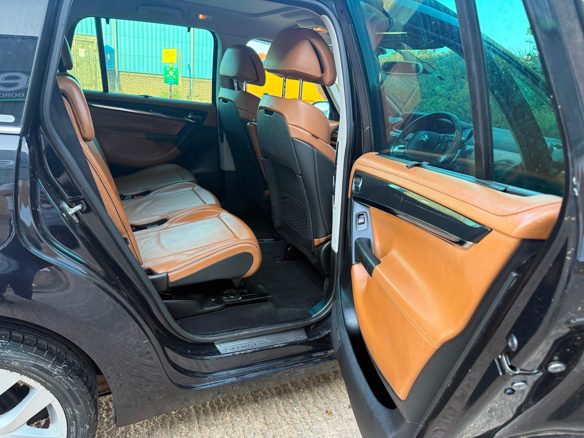 Citroen Grand C4 Picasso view 14