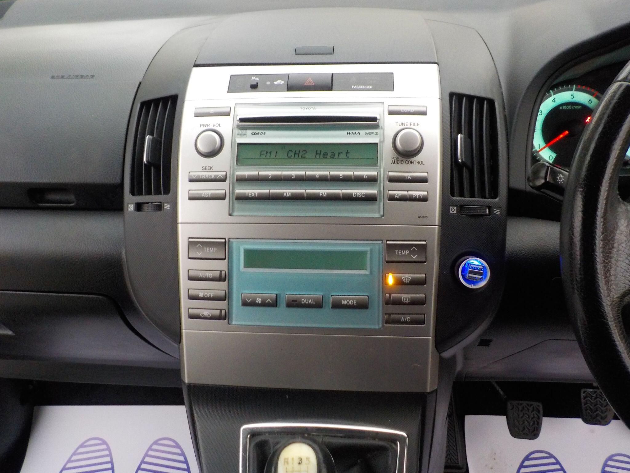 Toyota Corolla Verso 2.2 D-4D SR 5dr