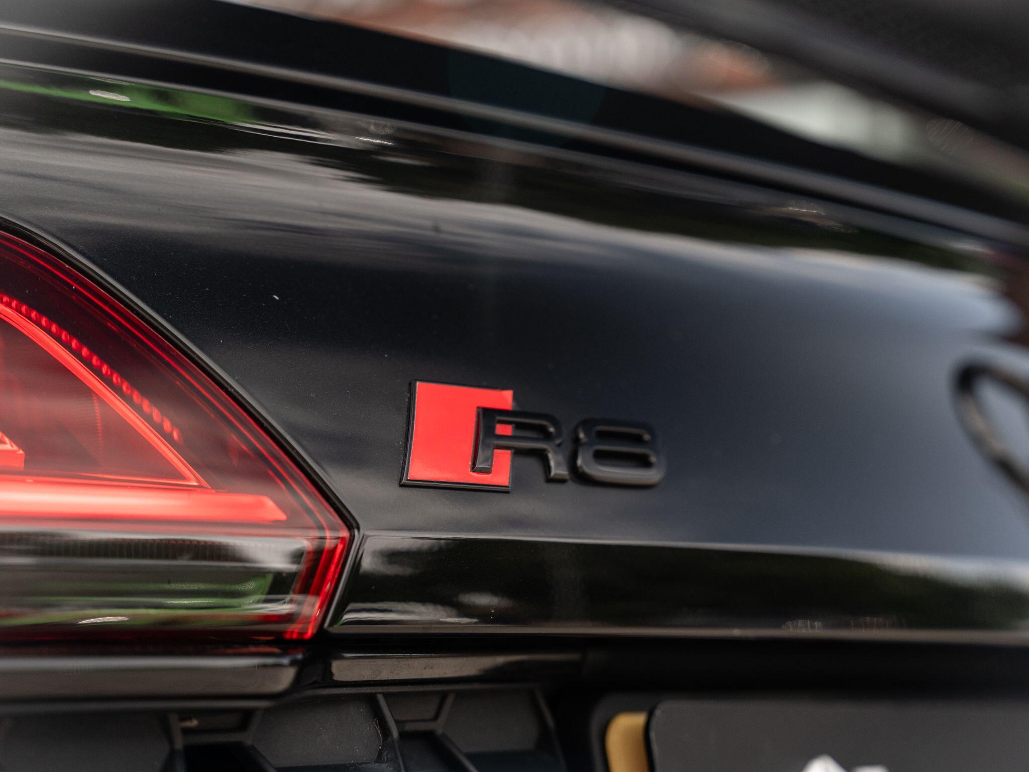 Audi R8 view 30