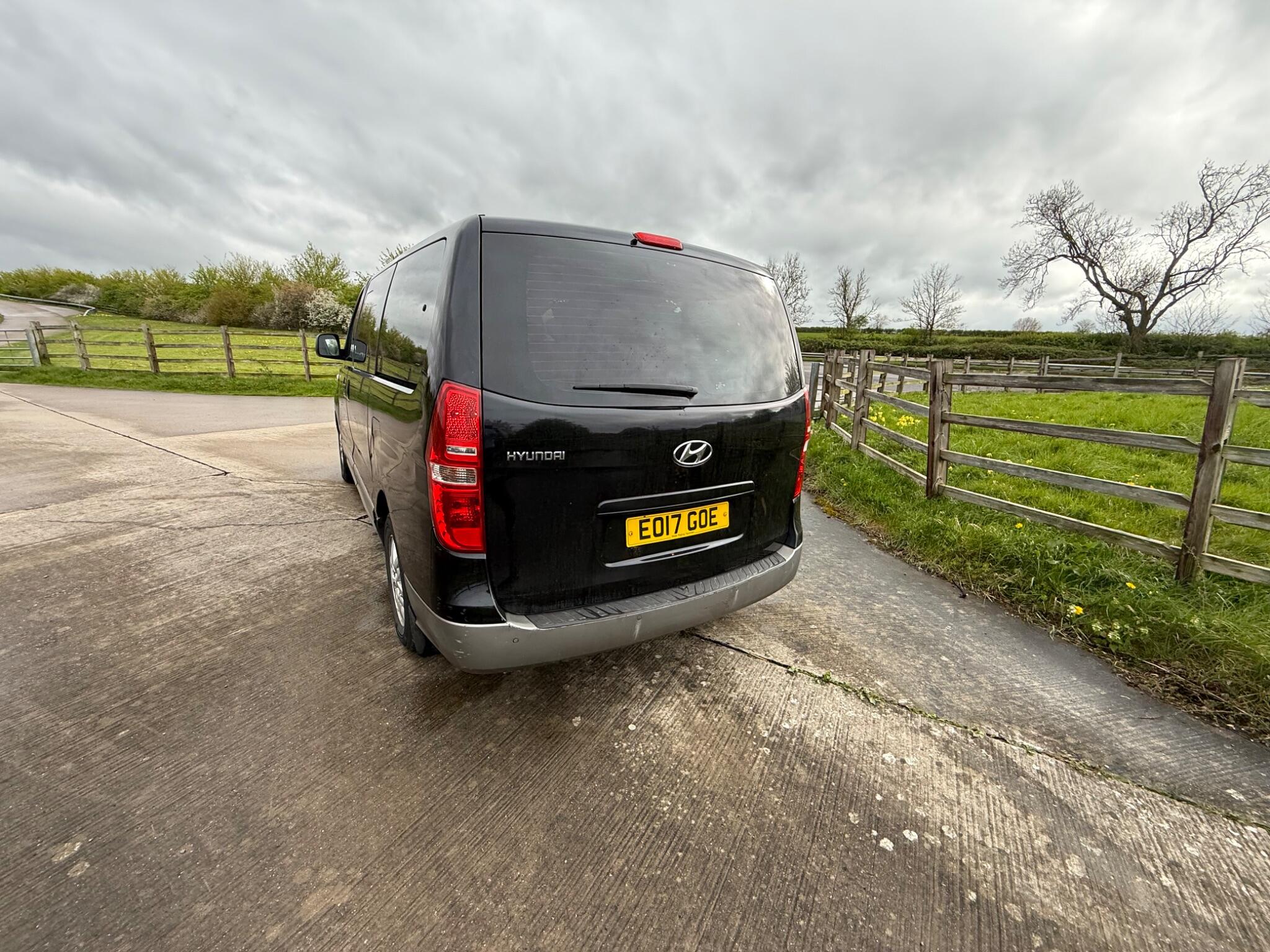 Hyundai i800 2.5 CRDi SE Auto Euro 6 5dr — photo 19 of 100