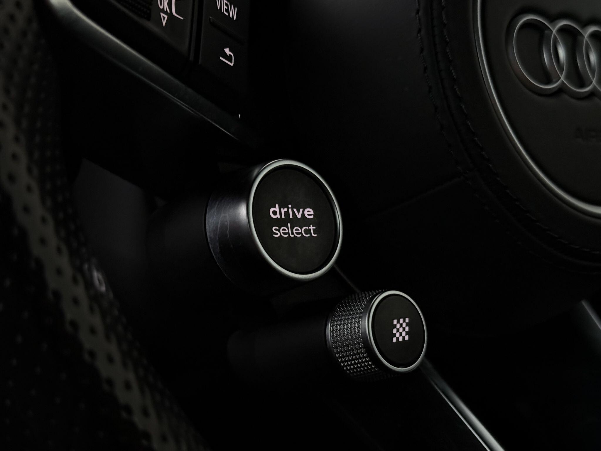 Audi R8 view 27