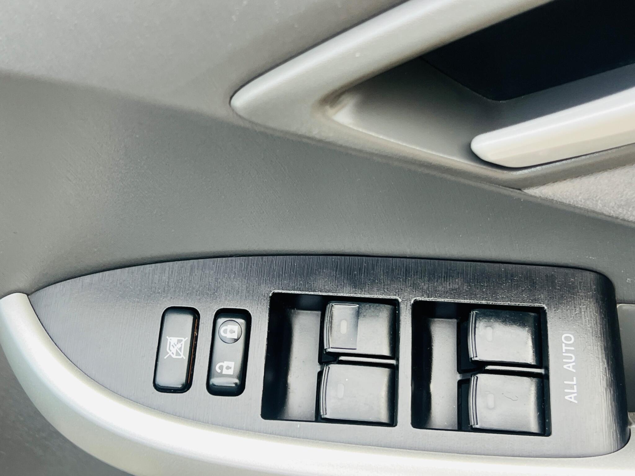 Toyota Prius view 43