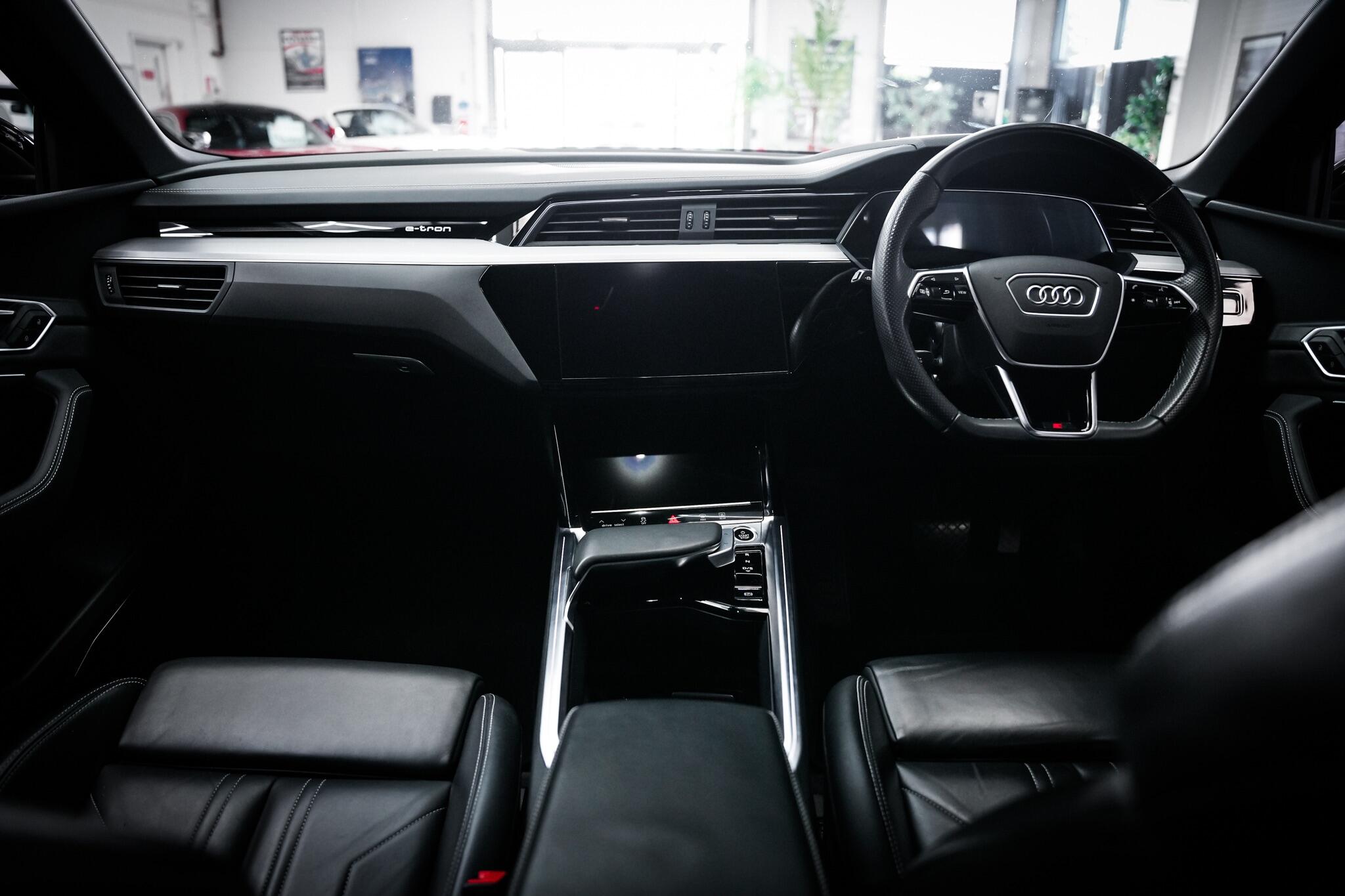 Audi E-Tron view 21