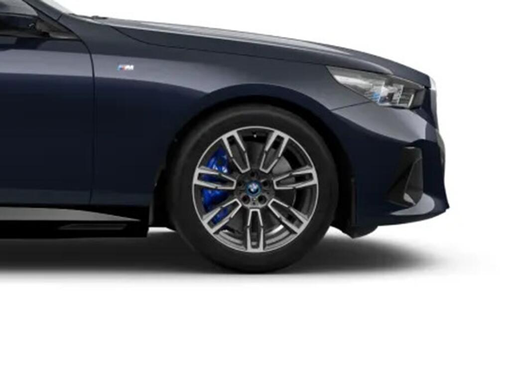 BMW 5 Series view 7