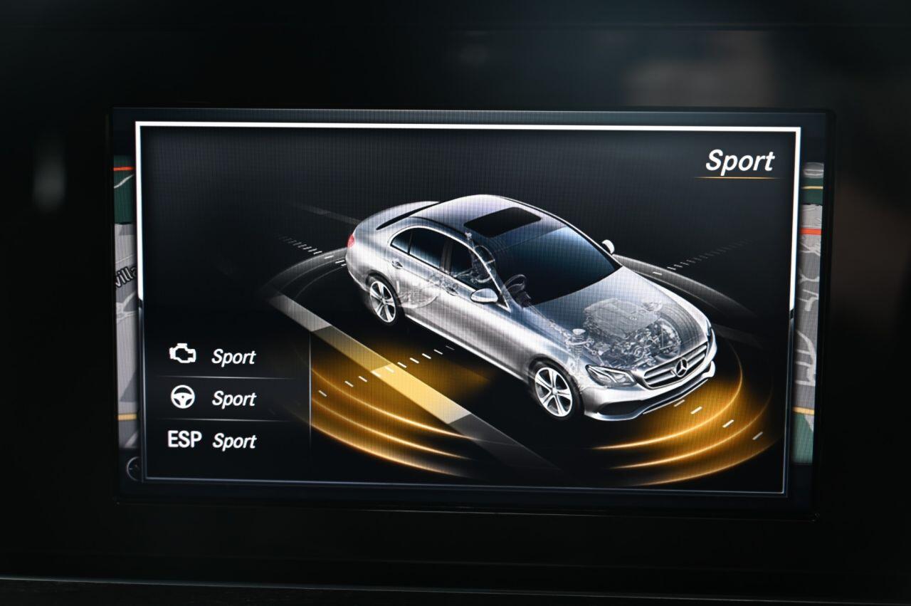 Mercedes-Benz E Class view 32