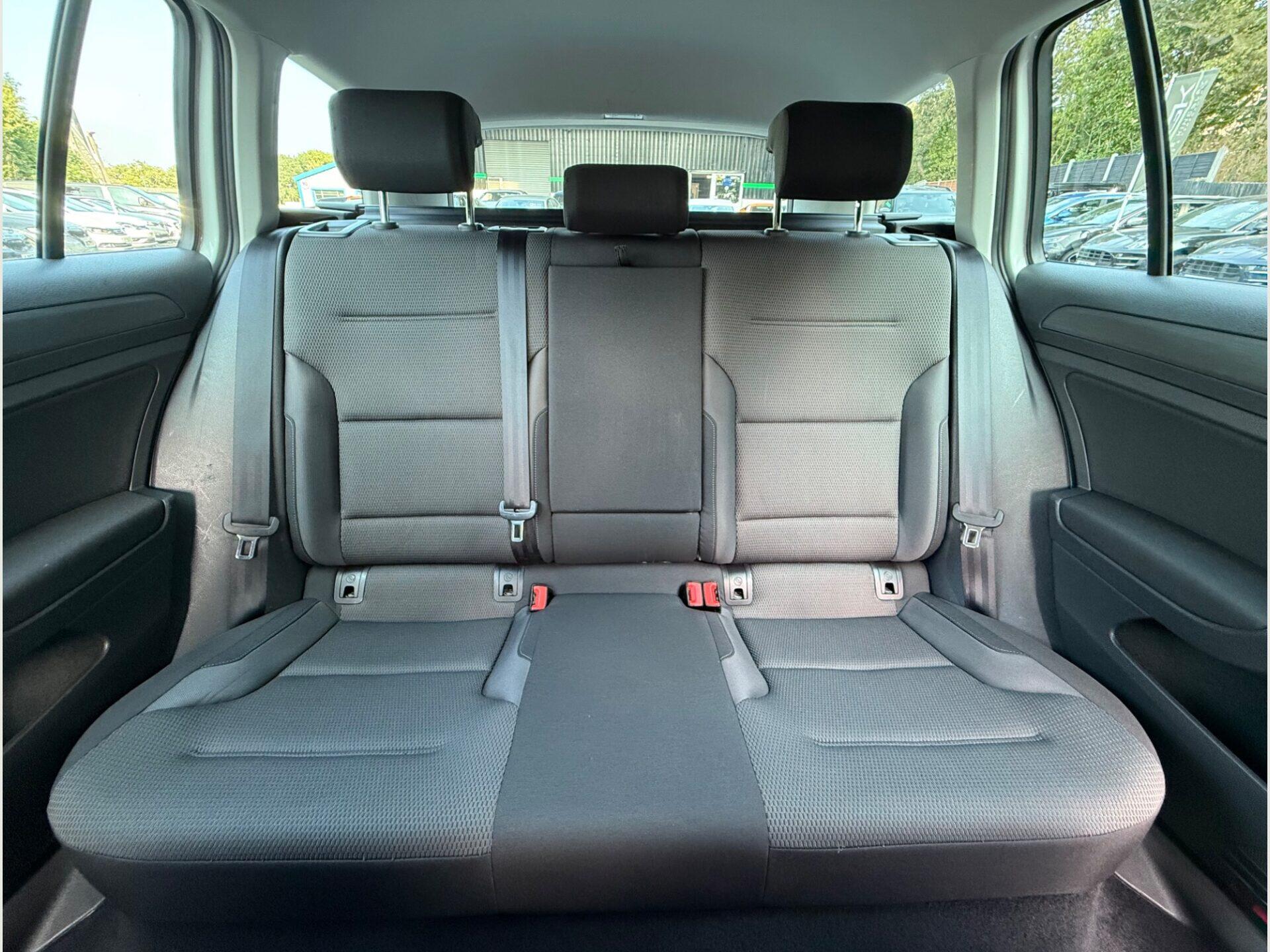 Volkswagen Golf view 16