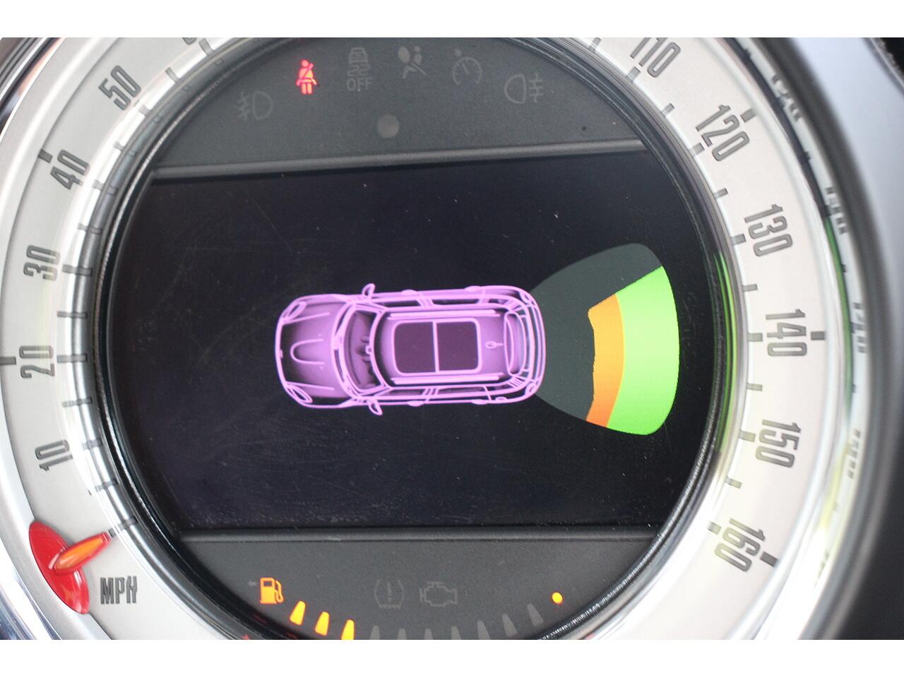 Mini Countryman view 24