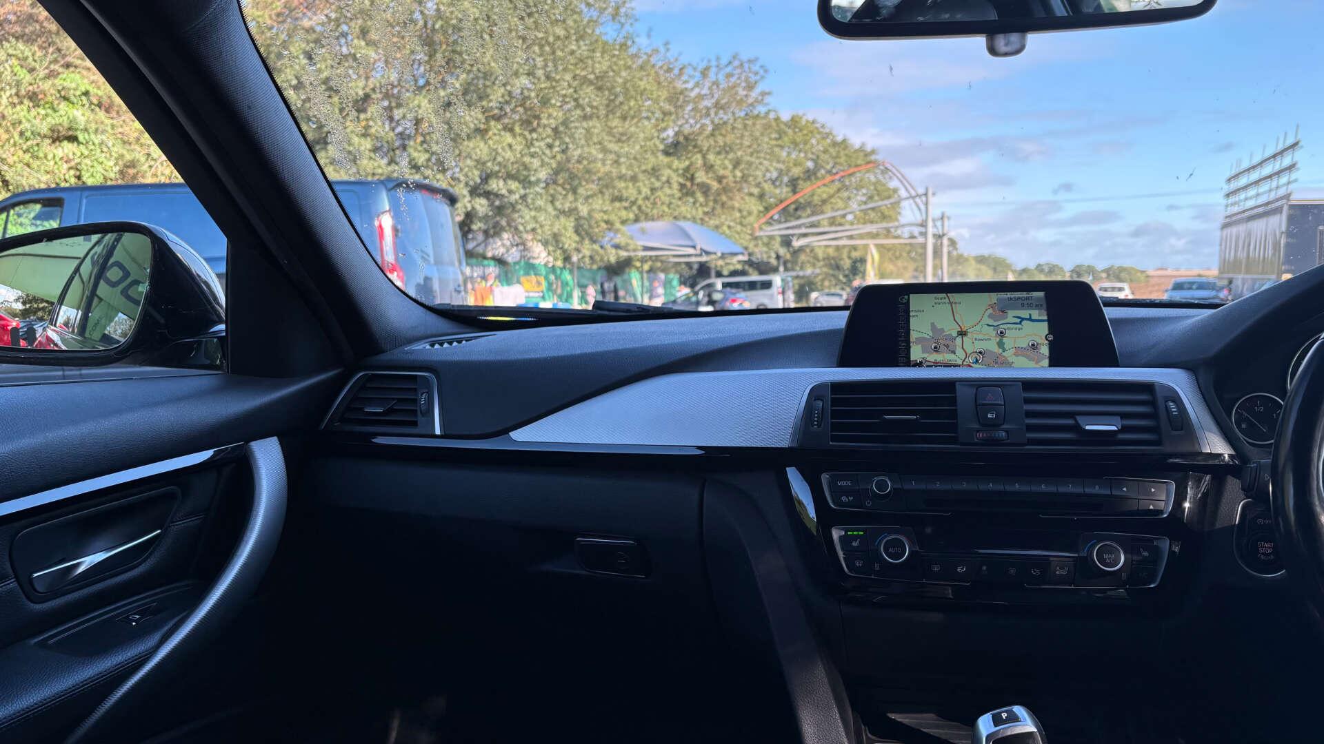 BMW 3 Series view 33