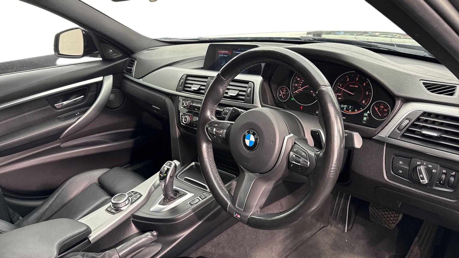 BMW 3 Series view 6