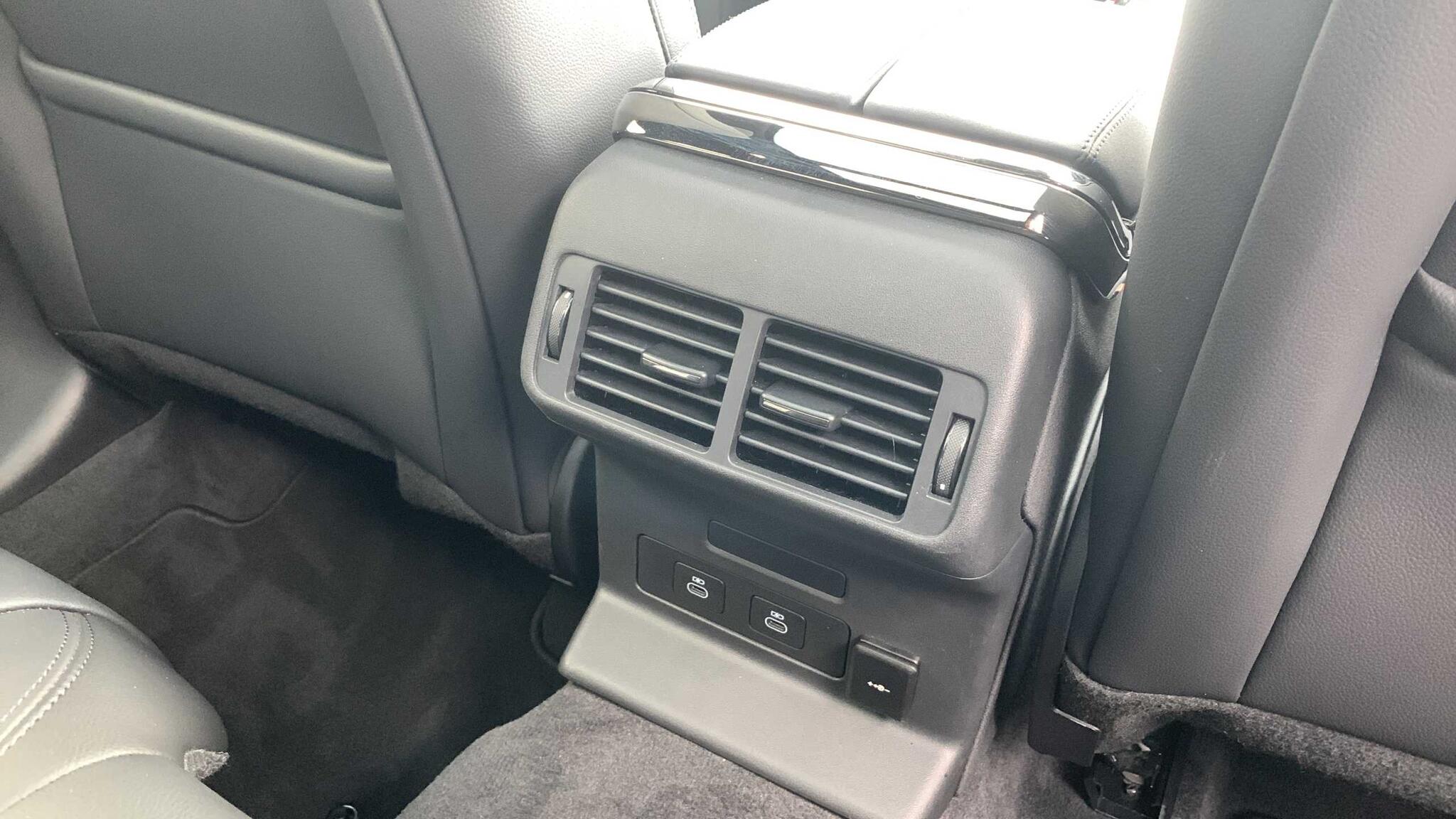 Land Rover Range Rover Velar view 23
