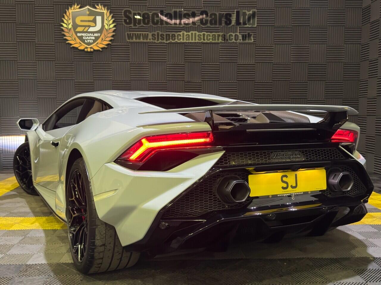 Lamborghini Huracan view 27