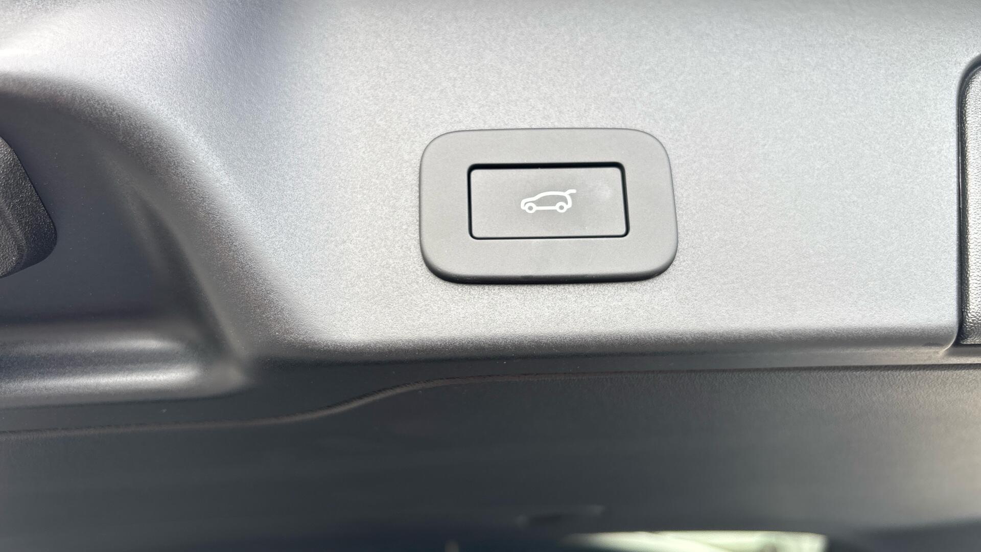 Land Rover Range Rover Evoque view 45