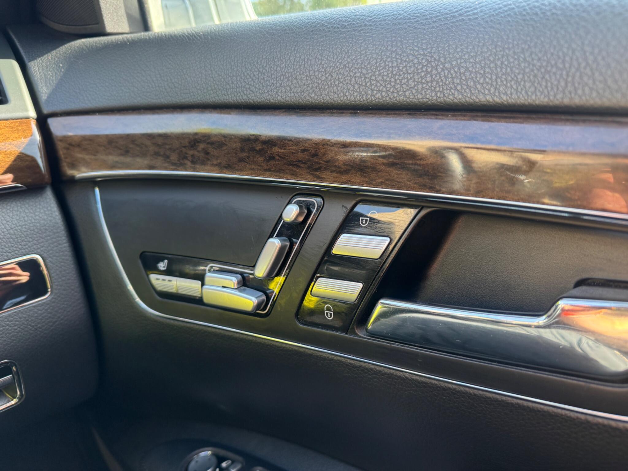 Mercedes-Benz S-Class view 36
