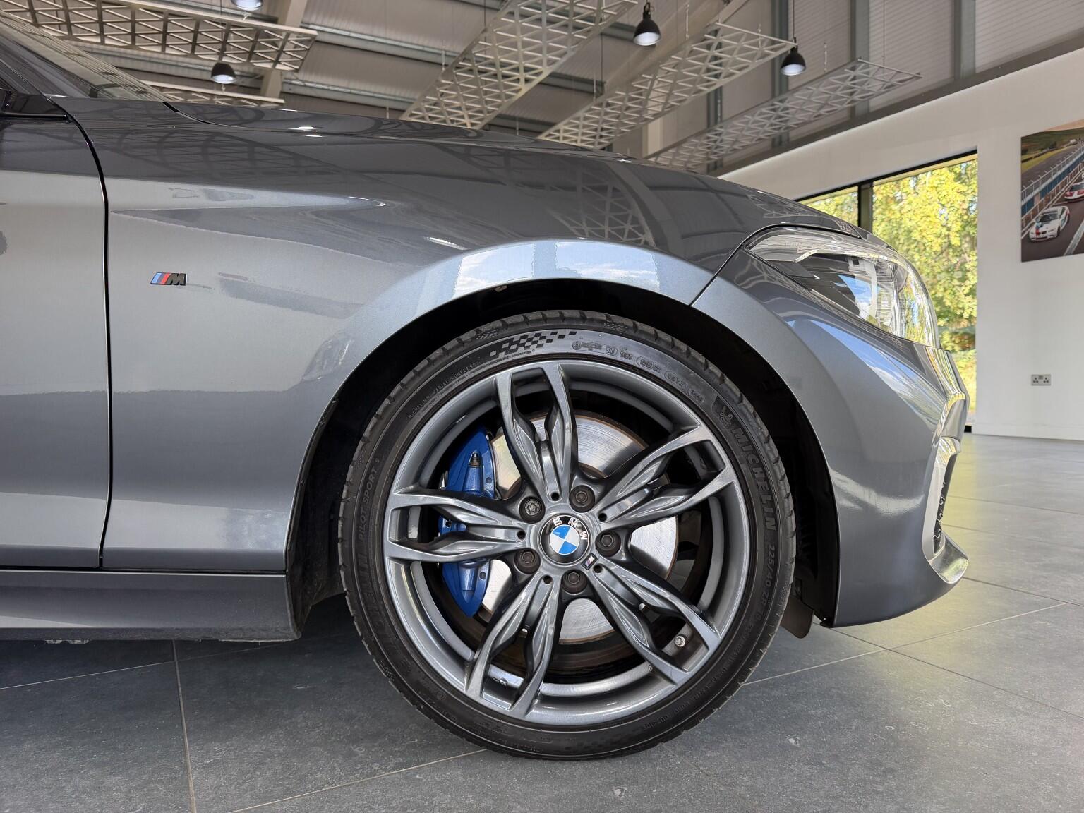 BMW 1 Series view 16