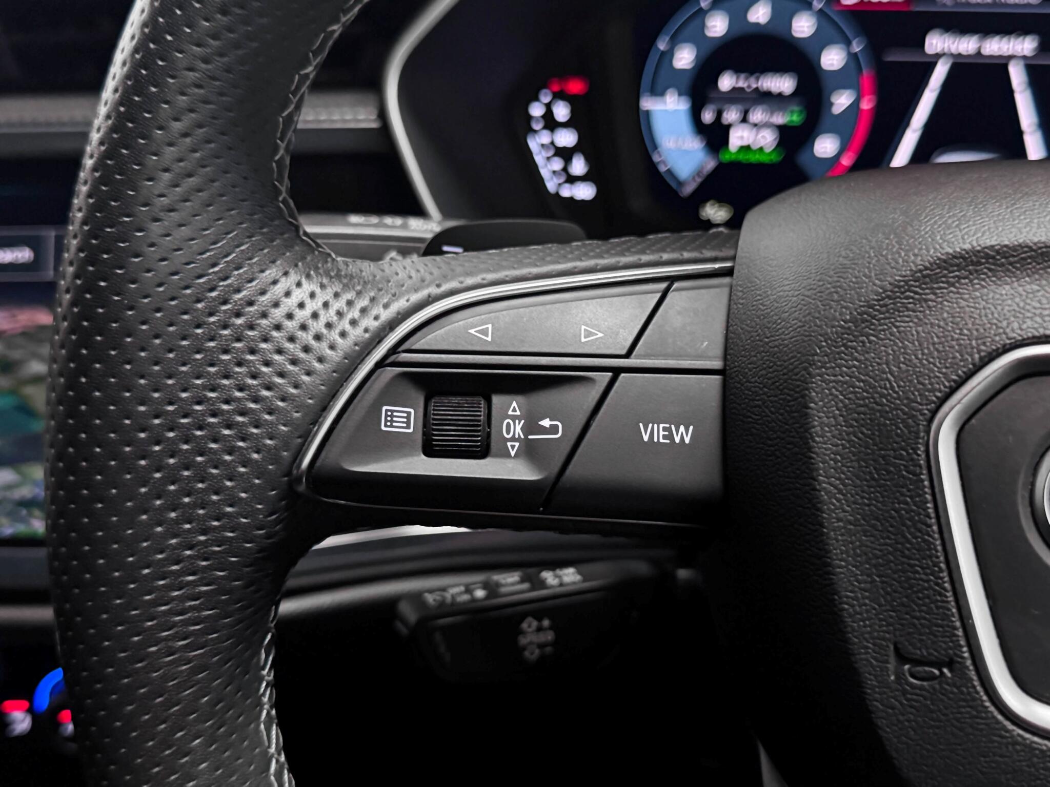 Audi Q3 view 31
