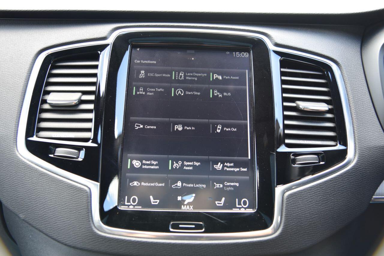 Volvo XC90 view 38